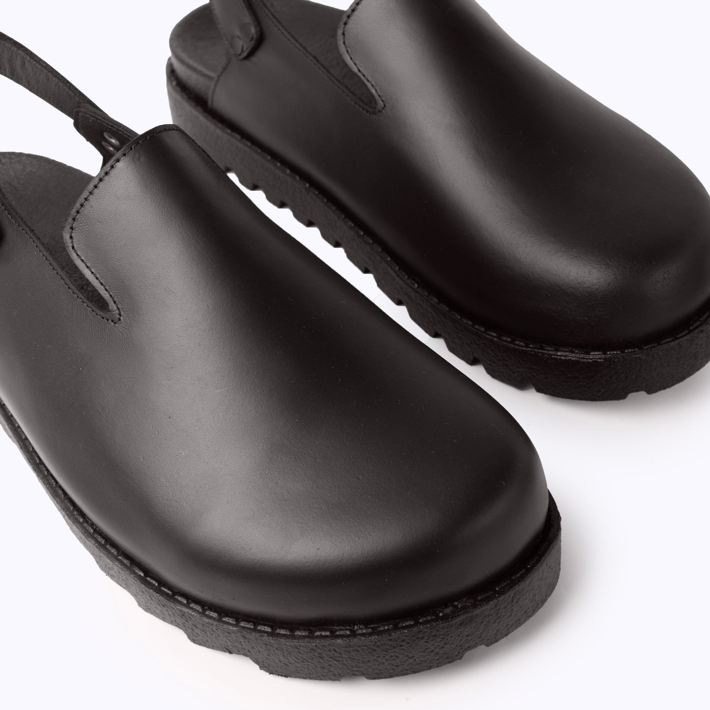Nocturne Clogs