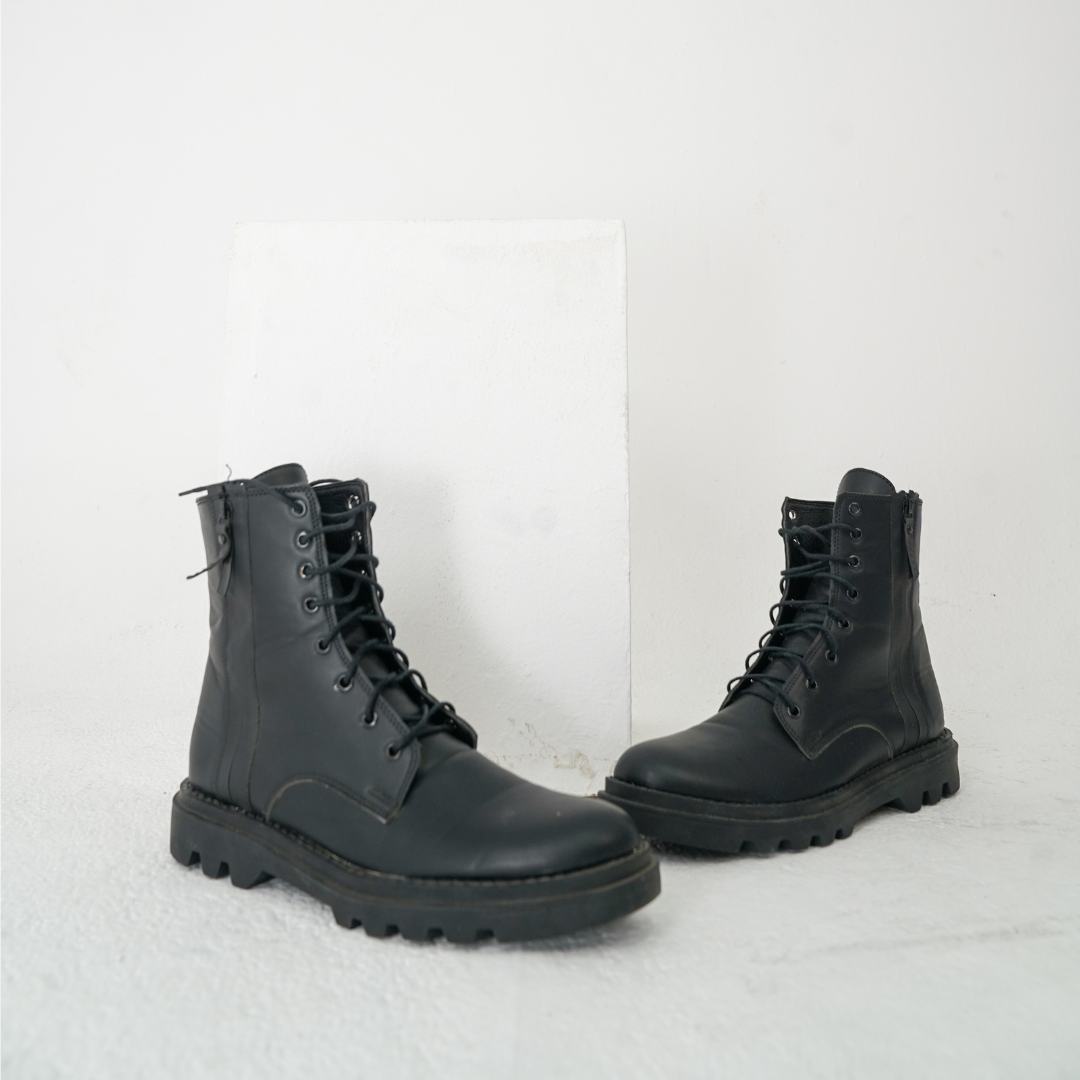 Obsidian Boot